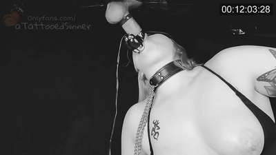 ילדה יפה עם ציצים מושלמים בחור התהילה